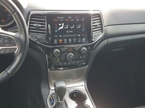 Used 2021 Jeep Grand Cherokee Laredo X AWD/4WD image 15