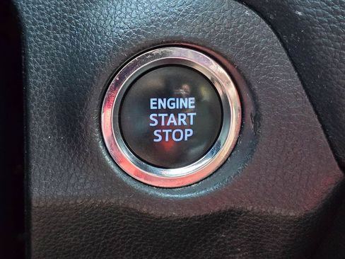 Used 2022 Toyota RAV4 XLE AWD/4WD image 20
