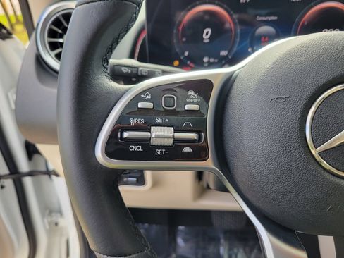 Used 2022 Mercedes-Benz GLB 250 image 18