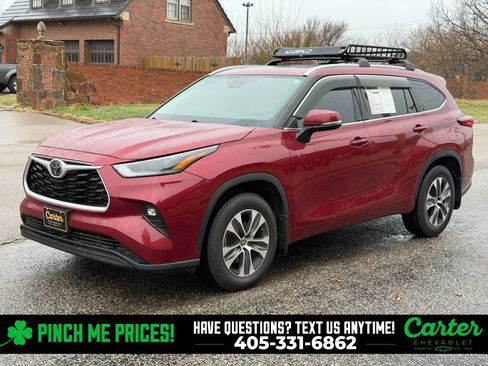 Used 2022 Toyota Highlander XLE image 5