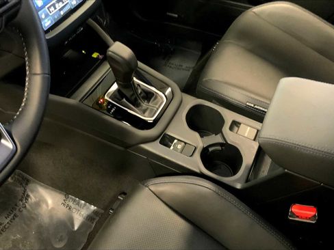 Certified 2025 Subaru Forester Limited image 16