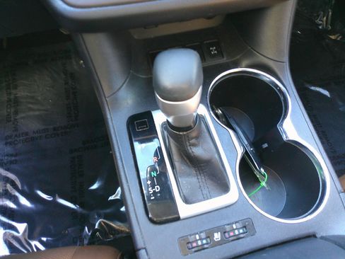 Used 2019 Toyota Highlander Limited image 27