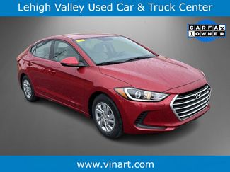 Used 2017 Hyundai Elantra SE image 1