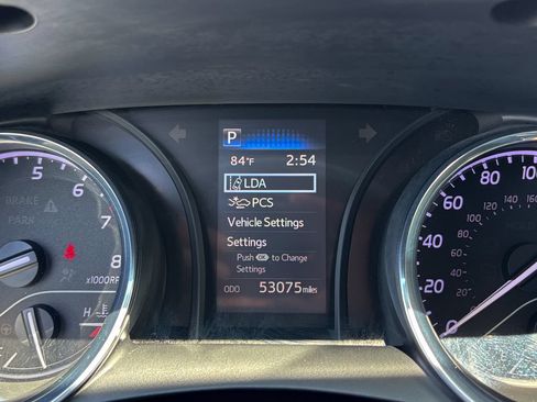 Used 2020 Toyota Camry SE FWD image 24