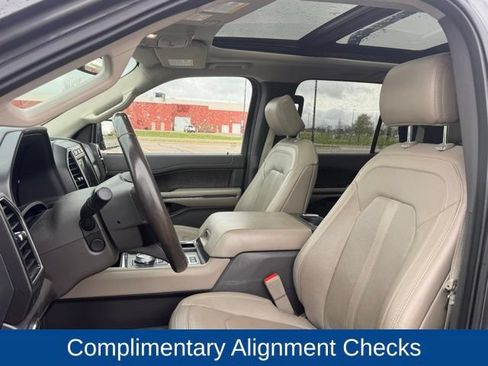 Used 2019 Ford Expedition Limited w/ Equipment Group 302A AWD/4WD image 6