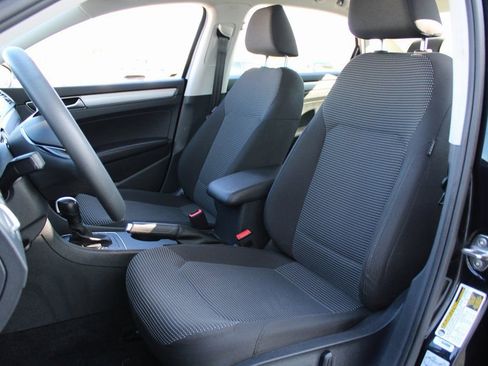 Used 2018 Volkswagen Passat 2.0T S w/ Driver Assistance Package image 8