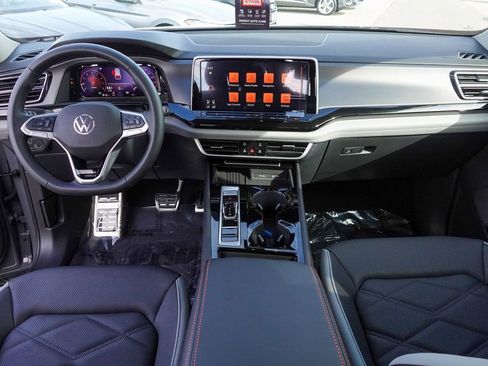 New 2026 Volkswagen Atlas Peak Edition image 29