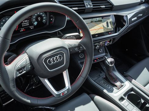 New 2025 Audi Q3 2.0T Premium Plus image 8