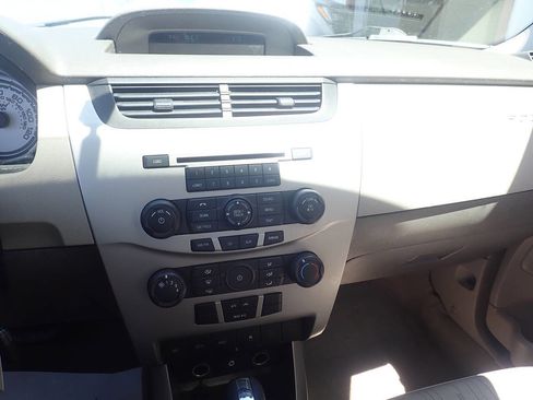 Used 2011 Ford Focus SE w/ Sedan SE Appearance Pkg FWD image 5