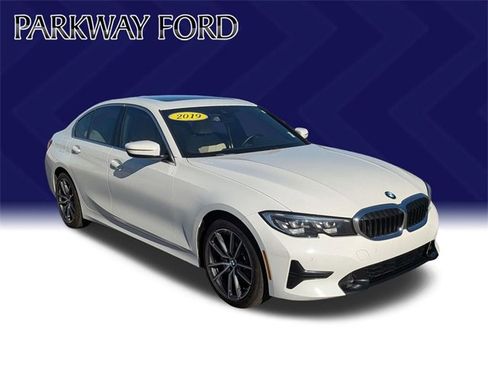 Used 2019 BMW 330i Sedan w/ Driving Assistance Package image 3