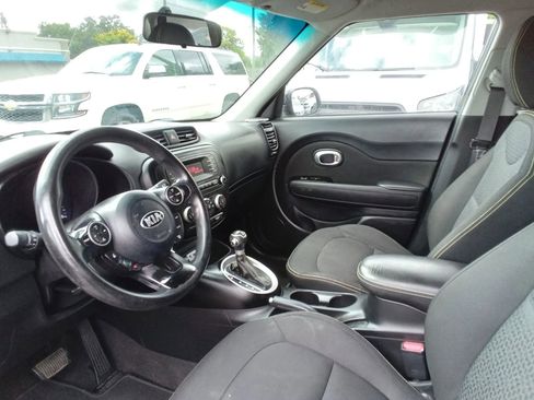 Used 2014 Kia Soul + FWD image 17