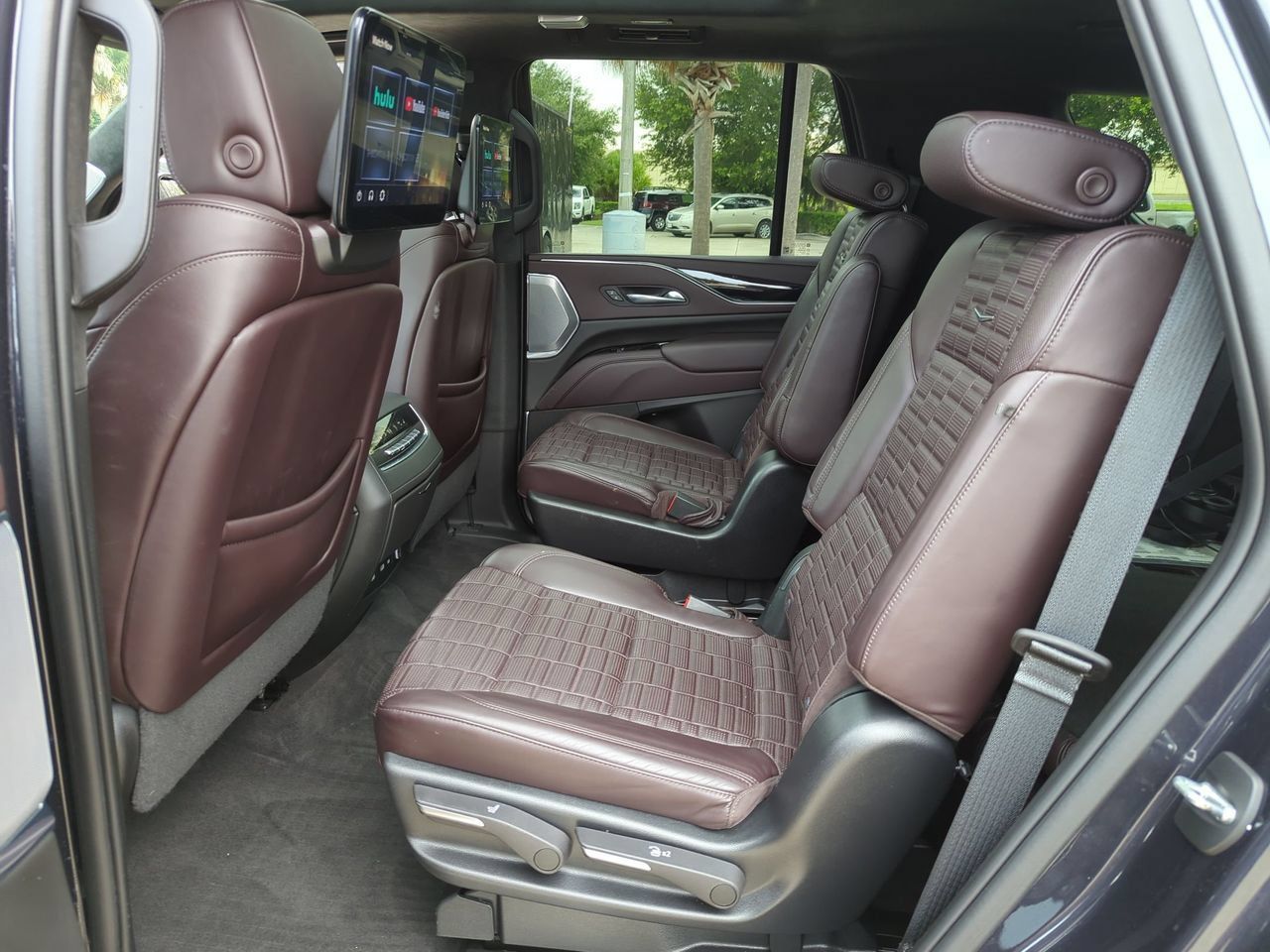 Certified 2023 Cadillac Escalade Premium Luxury Platinum AWD/4WD image 22