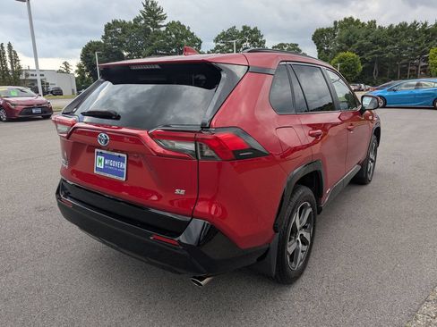 Used 2021 Toyota RAV4 SE w/ Weather & Moonroof Package AWD/4WD image 6