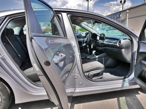 Used 2024 Kia Forte LXS FWD image 10