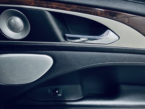 Used 2019 Lincoln MKZ Reserve w/ Luxury Package FWD image 34