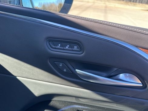 Used 2023 Cadillac Escalade ESV Premium Luxury image 57