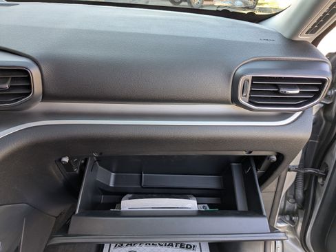 Used 2022 Ford Explorer XLT w/ Equipment Group 202A image 19