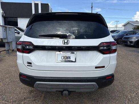 Used 2024 Honda Pilot TrailSport image 8