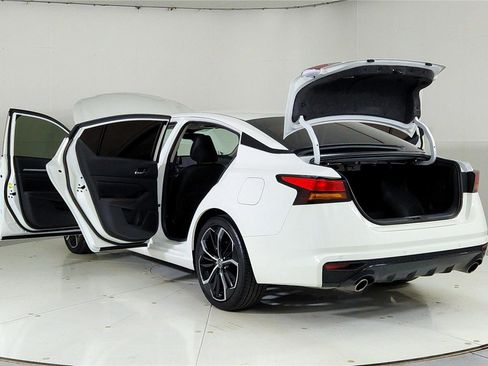 Certified 2024 Nissan Altima 2.5 SR image 11