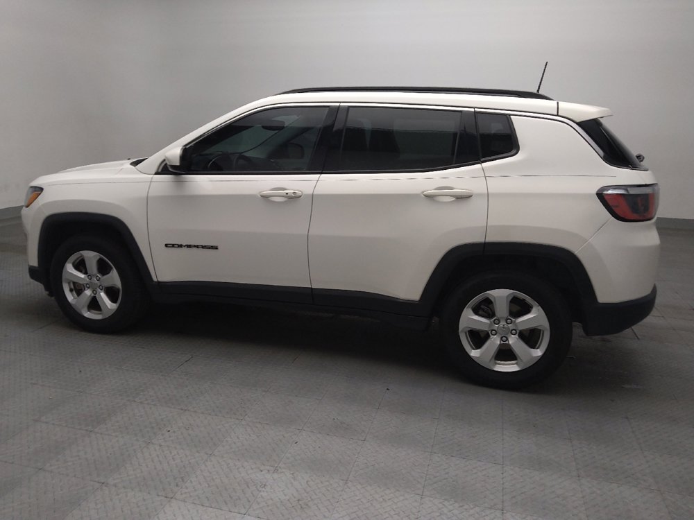 Used 2017 Jeep Compass Latitude FWD image 3