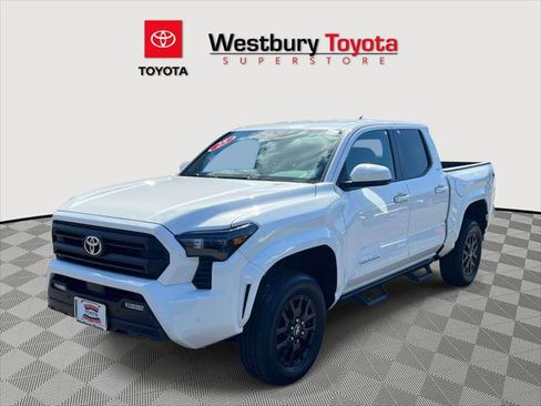 Certified 2025 Toyota Tacoma SR5 w/ SR5 Upgrade Package AWD/4WD image 5