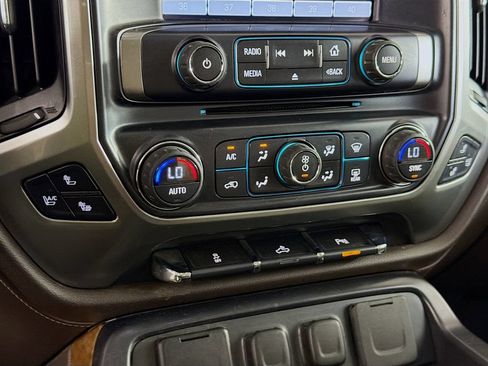 Used 2015 Chevrolet Silverado 2500 LTZ AWD/4WD image 17