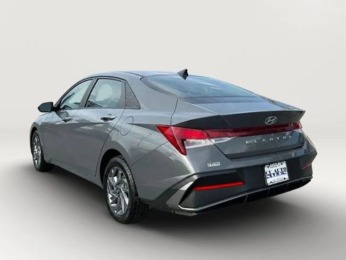Used 2024 Hyundai Elantra SEL FWD image 5