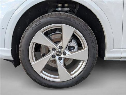New 2025 Audi Q5 Premium Plus image 10