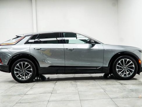 Used 2024 Cadillac Lyriq Sport RWD image 7