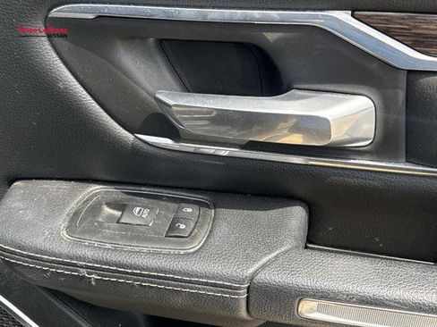 Used 2019 RAM 1500 Laramie AWD/4WD image 13