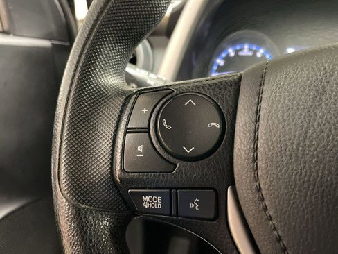 Used 2018 Toyota RAV4 LE FWD image 29