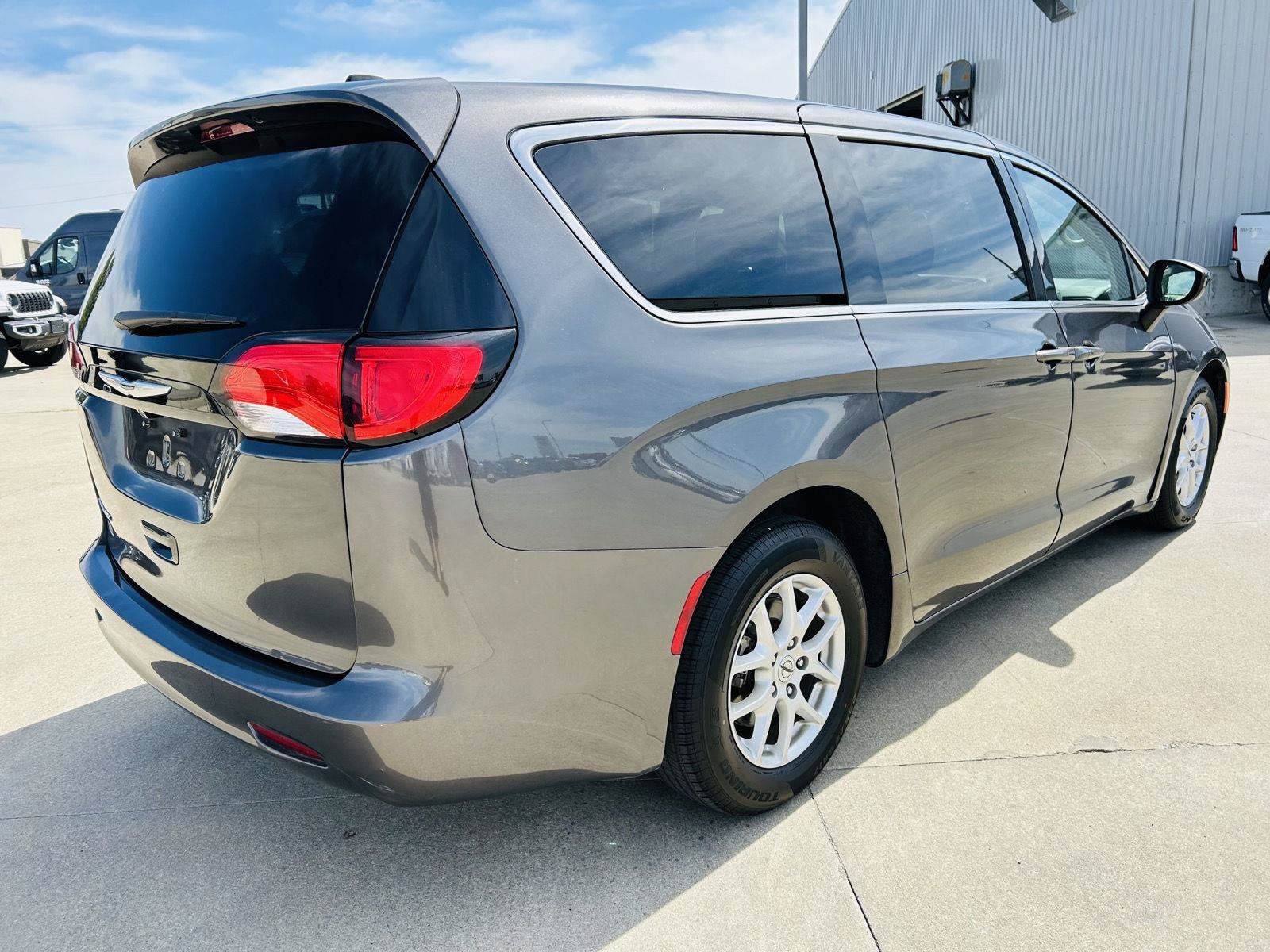 Used 2023 Chrysler Voyager LX FWD image 35