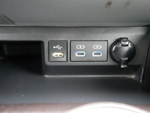 Used 2022 Toyota Highlander Limited image 33