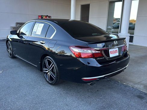 Used 2017 Honda Accord Sport image 3