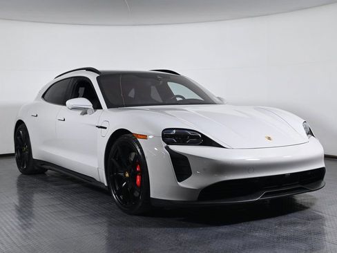 Used 2024 Porsche Taycan GTS image 9