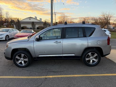 Used 2017 Jeep Compass High Altitude image 6