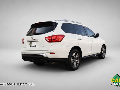 Used 2019 Nissan Pathfinder S AWD/4WD image 8