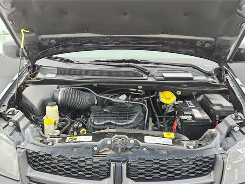 Used 2015 Dodge Grand Caravan SE image 20