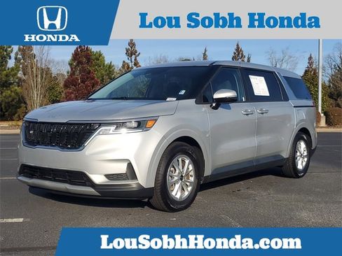 Used 2023 Kia Carnival LX image 1