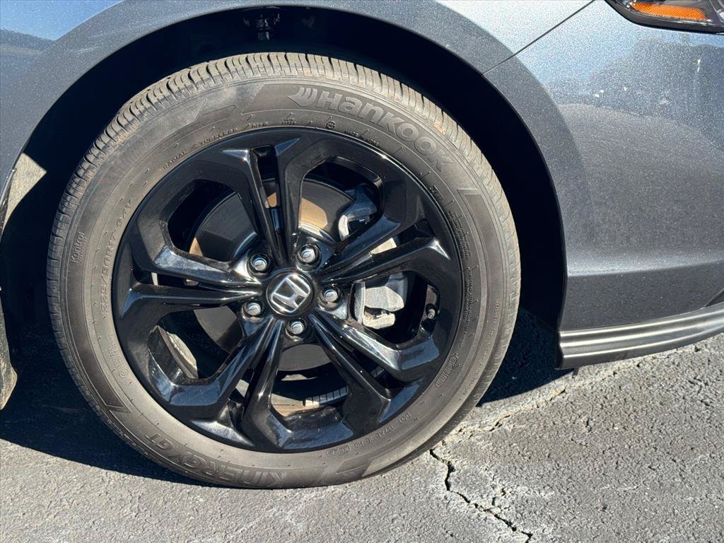 Used 2025 Honda Accord SE image 9