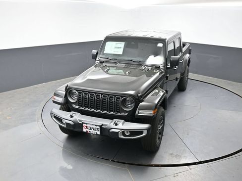 New 2026 Jeep Gladiator Sport AWD/4WD image 32