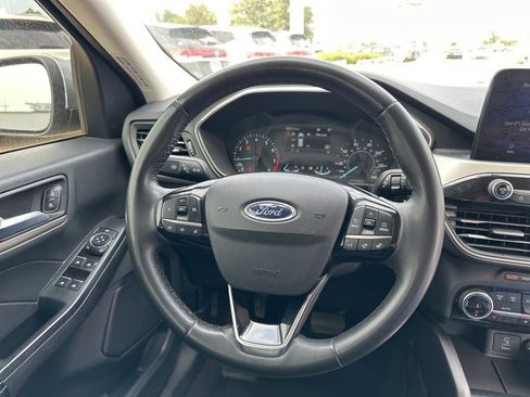 Used 2022 Ford Escape SEL image 19