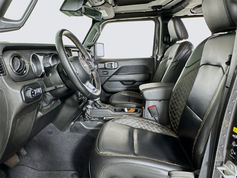 Used 2021 Jeep Gladiator Overland image 13