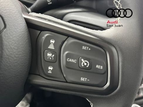 Used 2025 Jeep Wrangler Unlimited Rubicon image 21