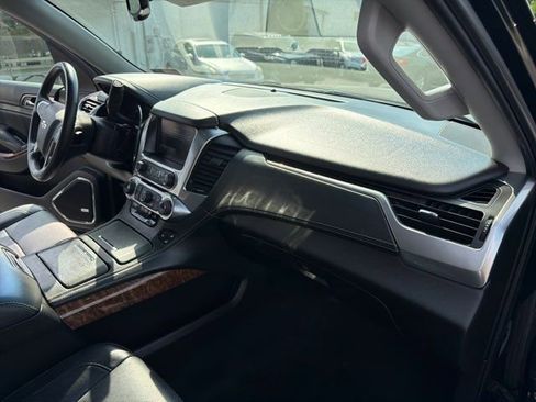 Used 2017 Chevrolet Suburban Premier AWD/4WD image 22