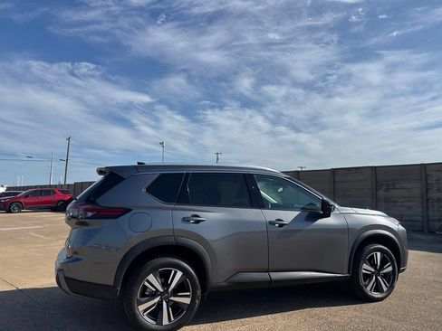 Certified 2026 Nissan Rogue SL FWD image 21