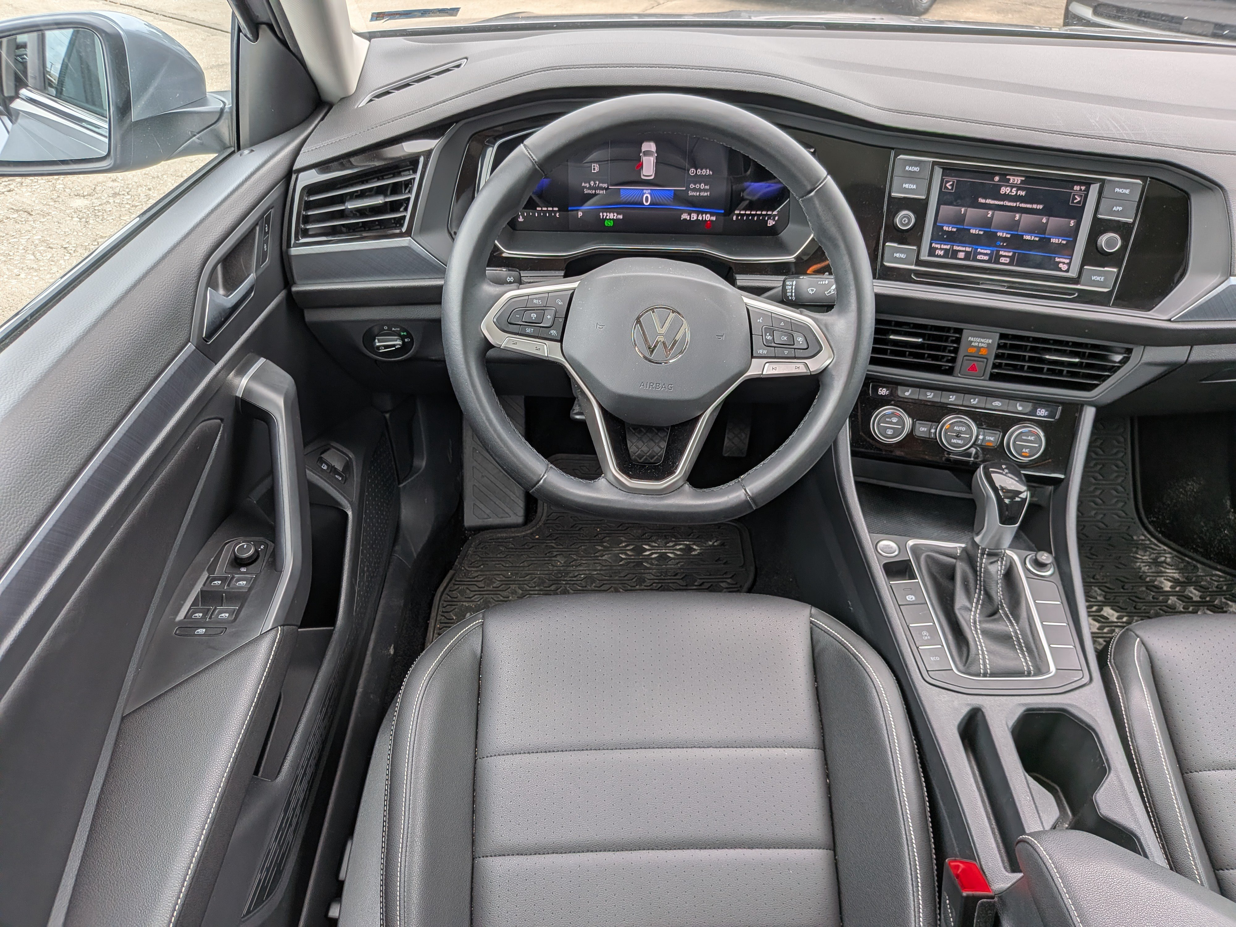 Used 2023 Volkswagen Jetta SE FWD image 15