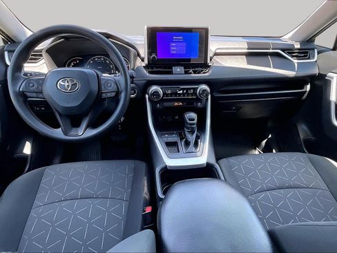 Used 2024 Toyota RAV4 XLE FWD image 15