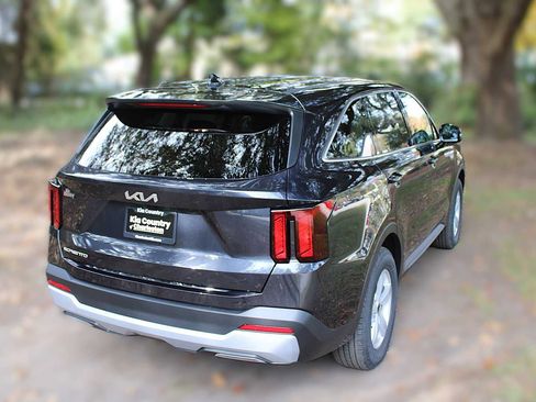 New 2026 Kia Sorento LX image 7