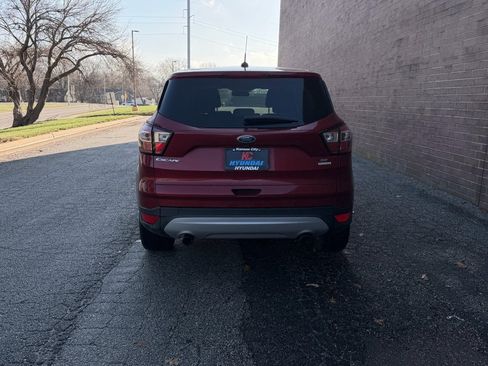Used 2017 Ford Escape SE image 4